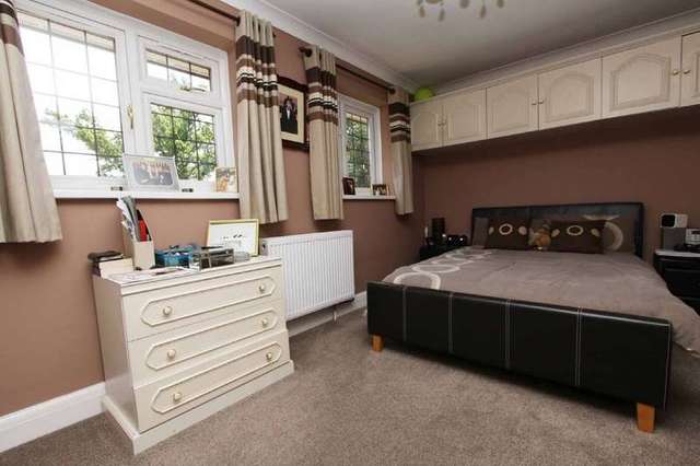  Image of 6 bedroom Detached house for sale in Gippeswyck Close Pinner HA5 at Pinner Middlesex, HA5 3QT