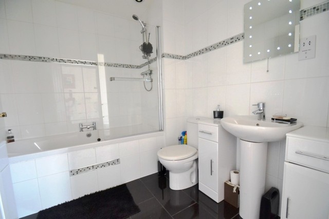  Image of 1 bedroom Bungalow to rent in Glenalmond Whitburn Bathgate EH47 at Whitburn West Lothian West Lothian, EH47 8NS