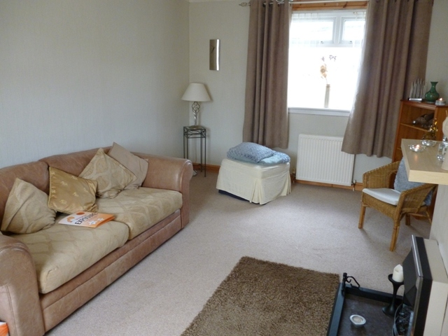  Image of 3 bedroom Flat to rent in Glenshamrock Drive Auchinleck Cumnock KA18 at Auchinleck East Ayrshire East Ayrshire, KA18 2EF