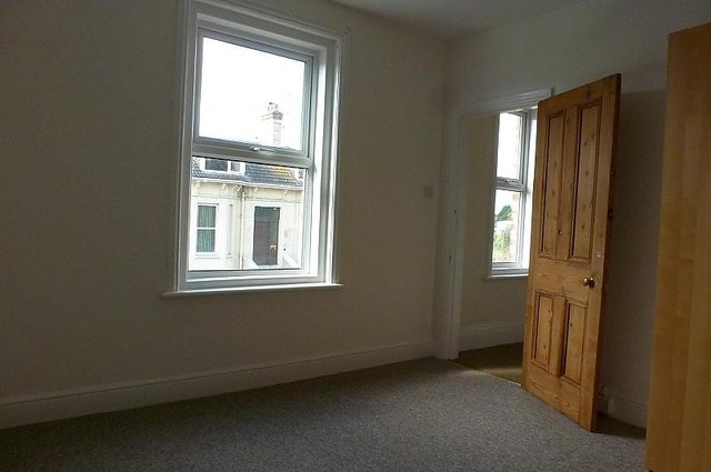  Image of 4 bedroom Detached house to rent in Gloucester Road Boscombe Bournemouth BH7 at Bournemouth, BH7 6JA
