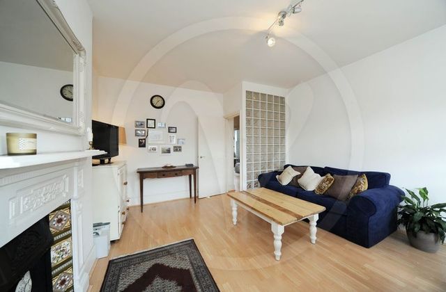  Image of 2 bedroom Flat to rent in Goldhurst Terrace London NW6 at Goldhurst Terrace South Hampstead South Hampstead, NW6 3HT