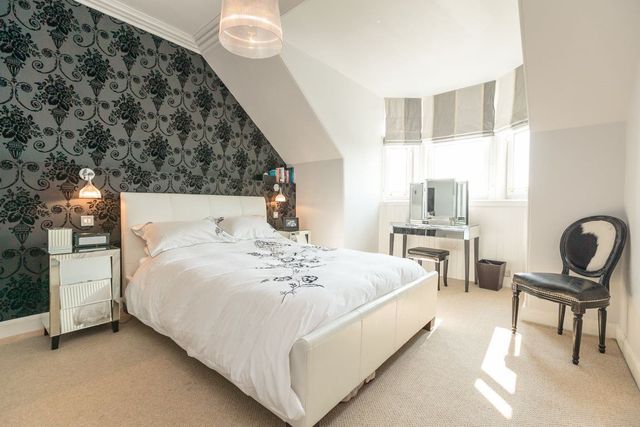 Image of 5 bedroom Detached house to rent in Golf Course Road Bonnyrigg EH19 at Bonnyrigg MidLothian MidLothian, EH19 2EZ