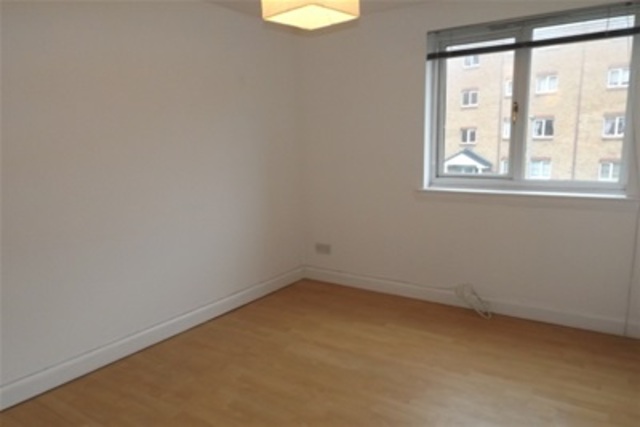  Image of 2 bedroom Flat to rent in Golfhill Drive Dennistoun Glasgow G31 at Dennistoun Glasgow Glasgow, G31 2NZ