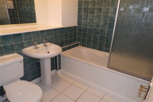  Image of 2 bedroom Flat to rent in Golfhill Drive Dennistoun Glasgow G31 at Dennistoun Glasgow Glasgow, G31 2NZ