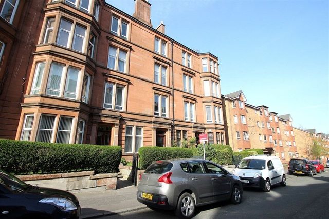 Image of 3 bedroom Flat to rent in Golfhill Drive Dennistoun Glasgow G31 at Dennistoun Glasgow Glasgow, G31 2NZ