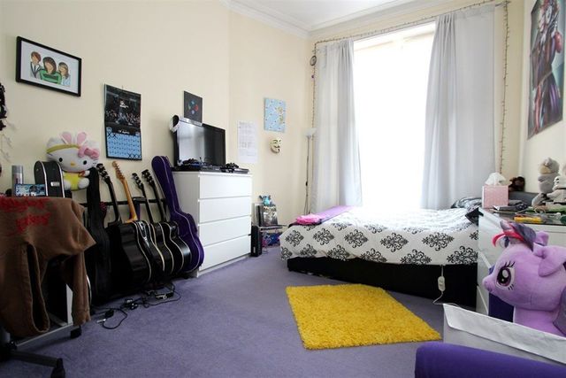  Image of 3 bedroom Flat to rent in Golfhill Drive Dennistoun Glasgow G31 at Dennistoun Glasgow Glasgow, G31 2NZ
