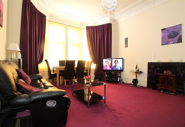  Image of 3 bedroom Flat to rent in Golfhill Drive Dennistoun Glasgow G31 at Dennistoun Glasgow Glasgow, G31 2NZ