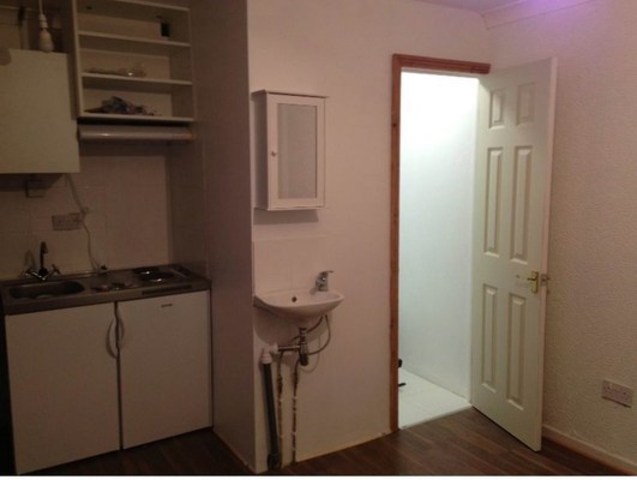  Image of Terraced house to rent in Gramer Close London E11 at GRAMER CLOSE  LEYTONSTONE, E11 4PF