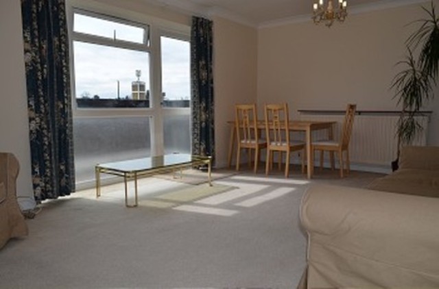  Image of 3 bedroom Flat to rent in Grange Gardens London N14 at Grange Gardens  Southgate, N14 6QN