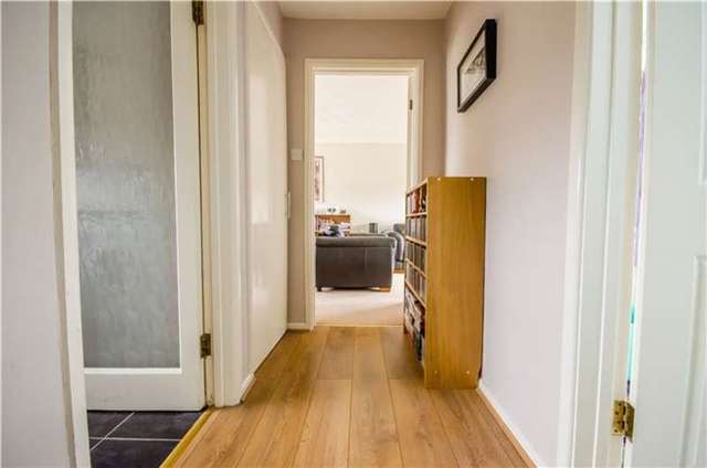 Image of 2 bedroom Flat for sale in De Freville Road Great Shelford Cambridge CB22 at Granhams Court De Freville Road Great Shelford, CB22 5LH