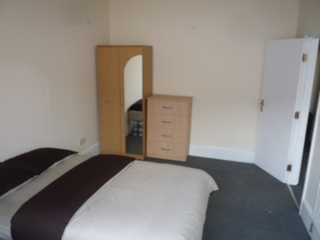  Image of 5 bedroom End of Terrace for sale in Greenleaf Road London E17 at Greenleaf Road  Walthamstow, E17 6QN