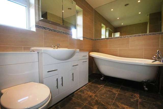  Image of 3 bedroom Detached house to rent in Betenson Avenue Sevenoaks TN13 at Biggin Hill  Riverhead, TN13 3EW