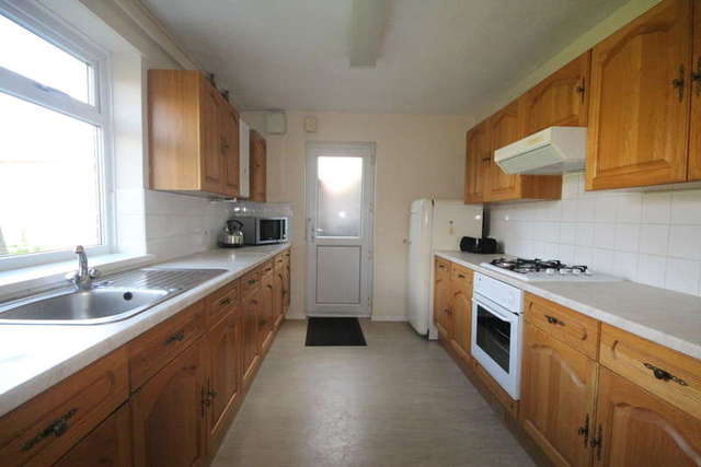  Image of 3 bedroom Detached house to rent in Betenson Avenue Sevenoaks TN13 at Biggin Hill  Riverhead, TN13 3EW