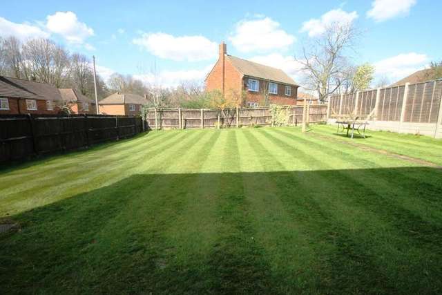  Image of 3 bedroom Detached house to rent in Betenson Avenue Sevenoaks TN13 at Biggin Hill  Riverhead, TN13 3EW
