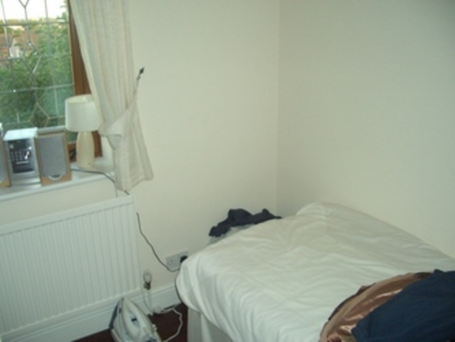 Image of 3 bedroom Detached house to rent in Goodmayes Road Goodmayes Ilford IG3 at Hainault New North Road Seven Kings, IG3 9UN