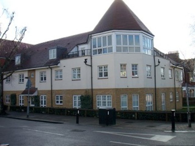  Image of 2 bedroom Flat to rent in Fox Lane London N13 at Hannah Court Fox Lane Palmers Green, N13 4AZ