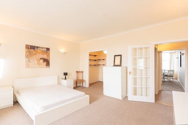  Image of 2 bedroom Flat to rent in Hanover Street Edinburgh EH2 at New Town Edinburgh Edinburgh, EH2 1DR