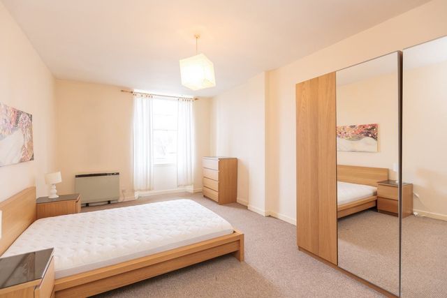  Image of 2 bedroom Flat to rent in Hanover Street Edinburgh EH2 at New Town Edinburgh Edinburgh, EH2 1DR