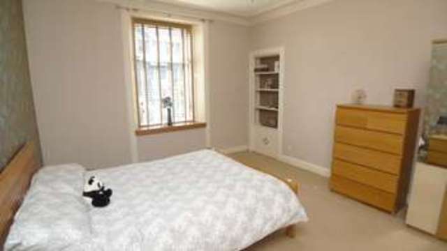  Image of 3 bedroom Flat for sale in Harcourt Road Kirkcaldy KY2 at Harcourt Road  Kirkcaldy, KY2 5HF