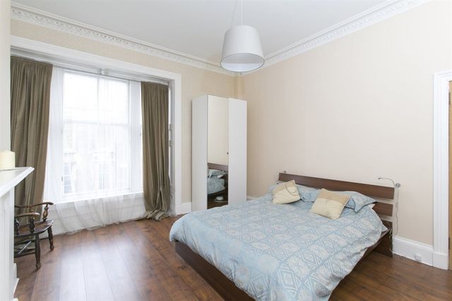  Image of 2 bedroom Flat to rent in Haymarket Terrace Edinburgh EH12 at West End Edinburgh Edinburgh, EH12 5JZ