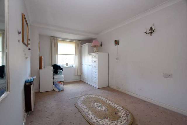  Image of 1 bedroom Retirement Property for sale in Heene Road Worthing BN11 at Heene Road  Worthing, BN11 4PP