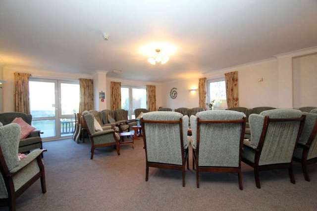  Image of 1 bedroom Retirement Property for sale in Heene Road Worthing BN11 at Heene Road  Worthing, BN11 4PP