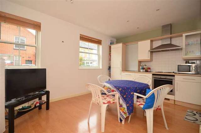  Image of 1 bedroom Apartment for sale in Hemnall Street Epping CM16 at Epping Essex Epping, CM16 4LT