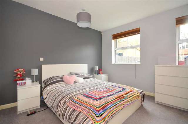  Image of 1 bedroom Apartment for sale in Hemnall Street Epping CM16 at Epping Essex Epping, CM16 4LT