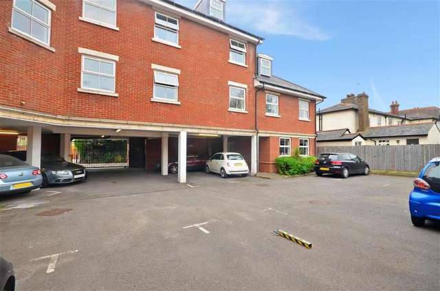  Image of 1 bedroom Apartment for sale in Hemnall Street Epping CM16 at Epping Essex Epping, CM16 4LT