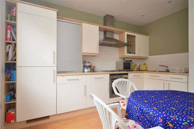  Image of 1 bedroom Apartment for sale in Hemnall Street Epping CM16 at Epping Essex Epping, CM16 4LT