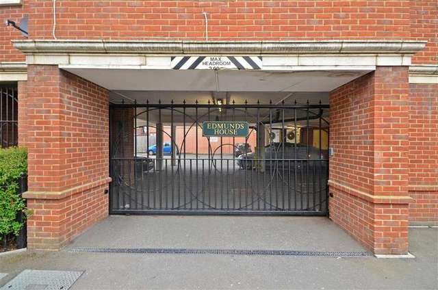  Image of 1 bedroom Apartment for sale in Hemnall Street Epping CM16 at Epping Essex Epping, CM16 4LT