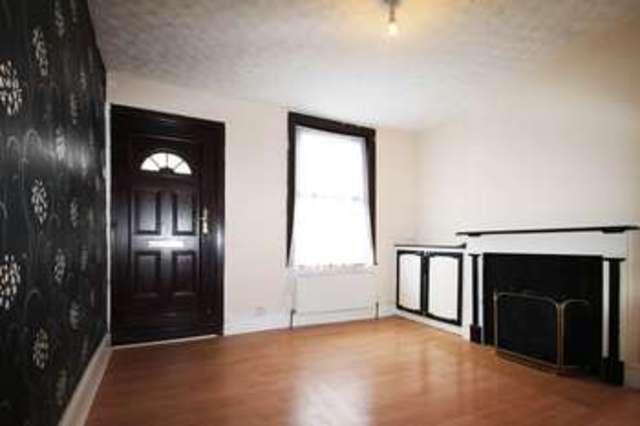  Image of 2 bedroom Terraced house to rent in Herbert Road Chatham ME4 at Herbert Road  Chatham, ME4 5PN