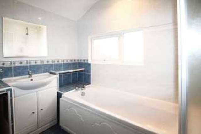  Image of 2 bedroom Terraced house to rent in Herbert Road Chatham ME4 at Herbert Road  Chatham, ME4 5PN