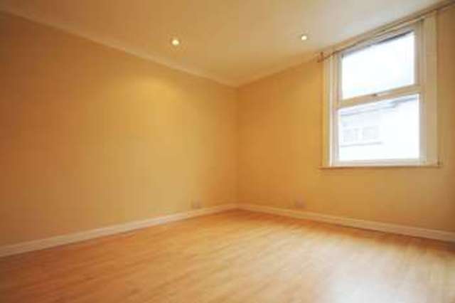  Image of 2 bedroom Terraced house to rent in Herbert Road Chatham ME4 at Herbert Road  Chatham, ME4 5PN