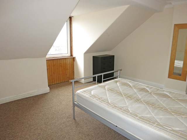  Image of 2 bedroom Flat to rent in Hermand Terrace Edinburgh EH11 at Shandon Edinburgh Edinburgh, EH11 1QZ