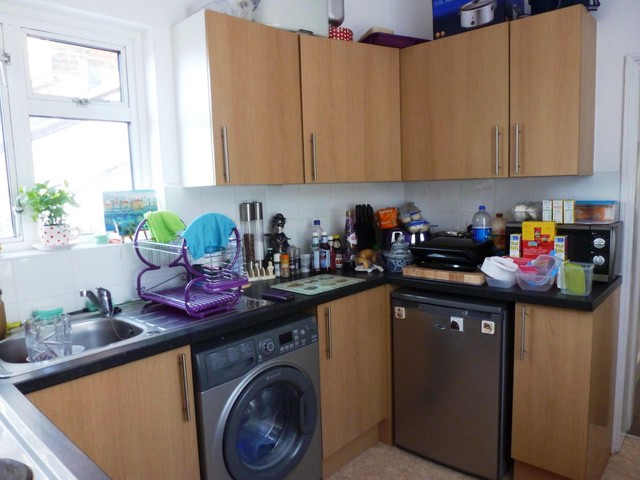  Image of 2 bedroom Flat to rent in High Street Littlehampton BN17 at Littlehampton, BN17 5EA