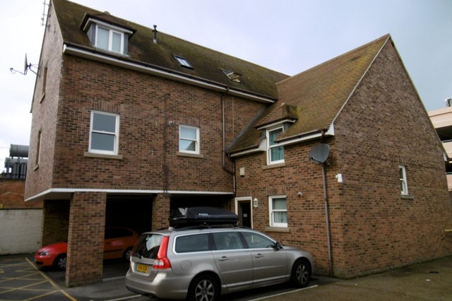  Image of 2 bedroom Maisonette to rent in Hill Street Poole BH15 at 37 Hill Street  Poole, BH15 1NR