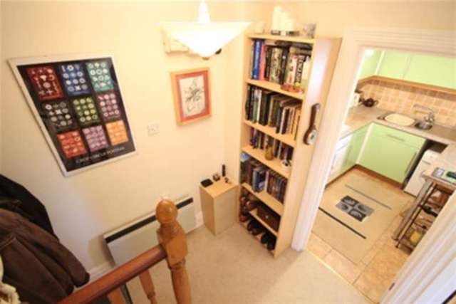  Image of 1 bedroom Flat to rent in Wood Road Hindhead GU26 at Hindhead, GU26 6PW