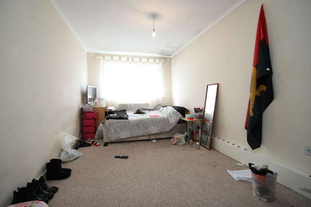  Image of 4 bedroom Terraced house to rent in Hobill Walk Surbiton KT5 at Surbiton Surrey, KT5 8SG