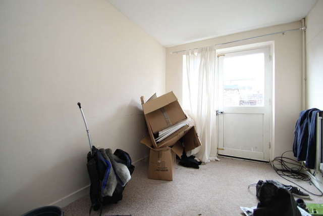  Image of 4 bedroom Terraced house to rent in Hobill Walk Surbiton KT5 at Surbiton Surrey, KT5 8SG