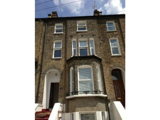  Image of 2 bedroom Flat to rent in Holly Road London E11 at HOLLY ROAD  WANSTEAD, E11 2PF