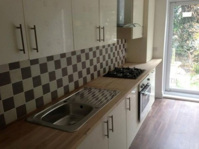  Image of 2 bedroom Flat to rent in Holly Road London E11 at HOLLY ROAD  WANSTEAD, E11 2PF