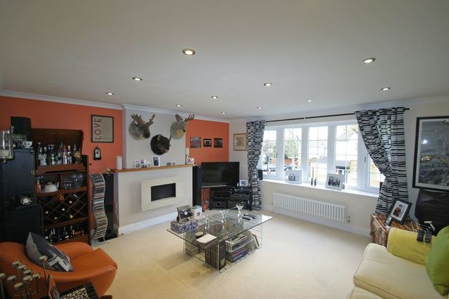  Image of 4 bedroom Houses for sale in Hoppers Road London N21 at Hoppers Road Winchmore Hill Winchmore Hill, N21 3LP