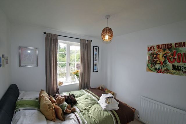  Image of 4 bedroom Houses for sale in Hoppers Road London N21 at Hoppers Road Winchmore Hill Winchmore Hill, N21 3LP