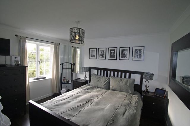  Image of 4 bedroom Houses for sale in Hoppers Road London N21 at Hoppers Road Winchmore Hill Winchmore Hill, N21 3LP