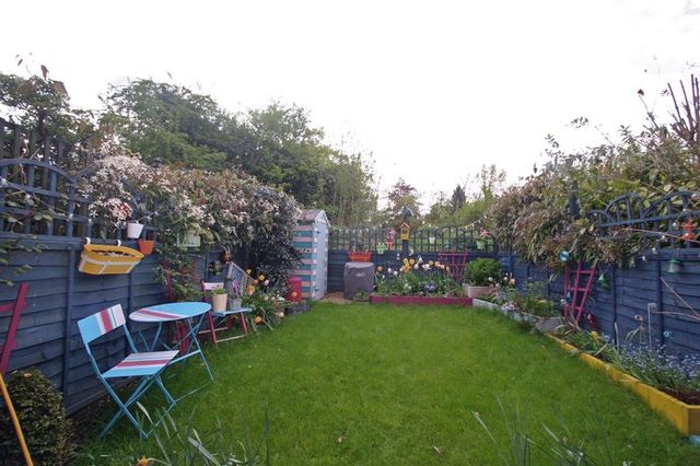  Image of 4 bedroom Houses for sale in Hoppers Road London N21 at Hoppers Road Winchmore Hill Winchmore Hill, N21 3LP
