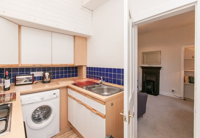  Image of 1 bedroom Flat to rent in Hugh Miller Place Edinburgh EH3 at Stockbridge Edinburgh Edinburgh, EH3 5JG