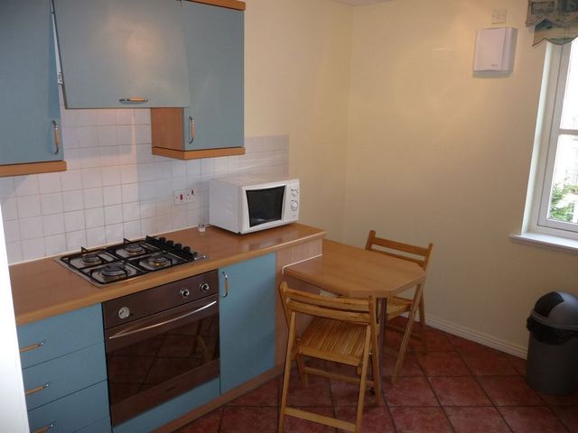  Image of 2 bedroom Flat to rent in Huntingdon Place Edinburgh EH7 at Broughton Edinburgh Edinburgh, EH7 4AT