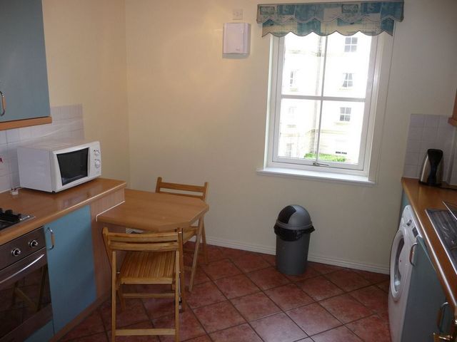  Image of 2 bedroom Flat to rent in Huntingdon Place Edinburgh EH7 at Broughton Edinburgh Edinburgh, EH7 4AT
