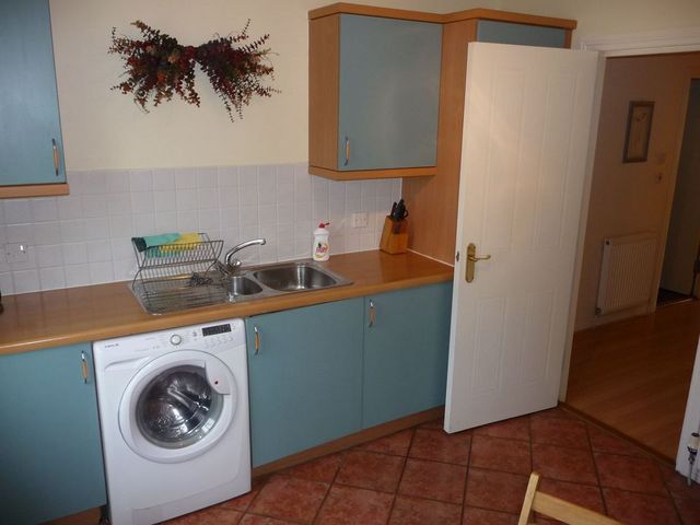  Image of 2 bedroom Flat to rent in Huntingdon Place Edinburgh EH7 at Broughton Edinburgh Edinburgh, EH7 4AT
